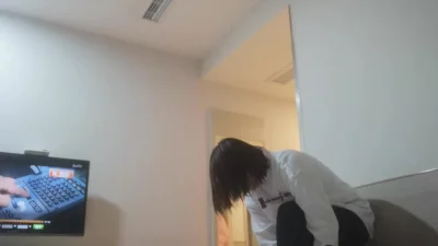 老公电话查岗的反差人妻酒店偷情，临走还跟我说了句日语